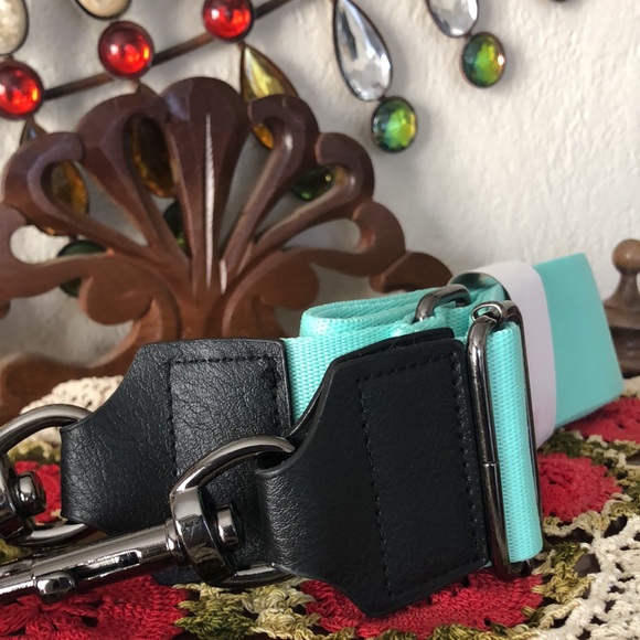 NWT THINK ROYLN Quilted Flapover Crossbody W/3 Straps - Picture 8 of 9